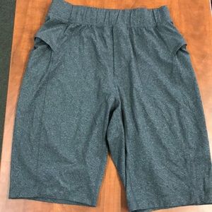 Lululemom short